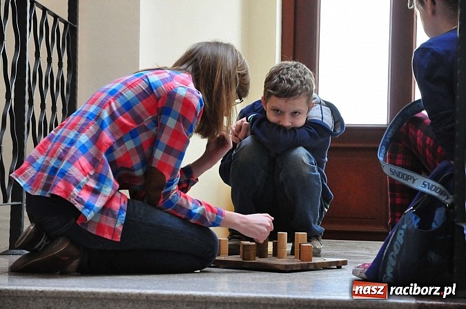 Zdjęcie w galerii na portalu naszraciborz.pl: Na zamku zagościli miłośnicy gier logicznych wiadomości z regionu