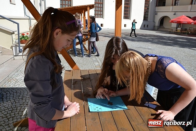 Zdjęcie w galerii na portalu naszraciborz.pl: Na zamku zagościli miłośnicy gier logicznych wiadomości z regionu