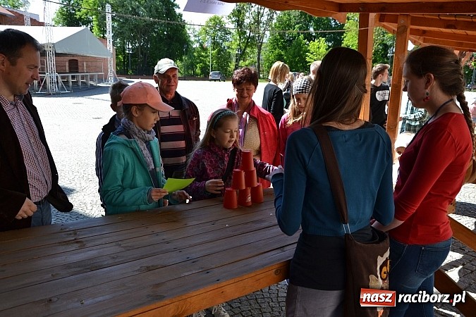 Zdjęcie w galerii na portalu naszraciborz.pl: Na zamku zagościli miłośnicy gier logicznych wiadomości z regionu