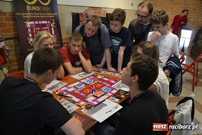 Zdjęcie w galerii na portalu naszraciborz.pl: Na zamku zagościli miłośnicy gier logicznych wiadomości z regionu