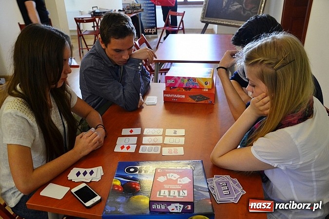 Zdjęcie w galerii na portalu naszraciborz.pl: Na zamku zagościli miłośnicy gier logicznych wiadomości z regionu