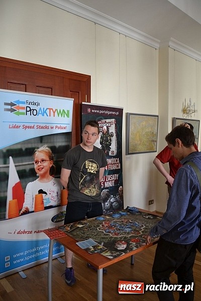 Zdjęcie w galerii na portalu naszraciborz.pl: Na zamku zagościli miłośnicy gier logicznych wiadomości z regionu