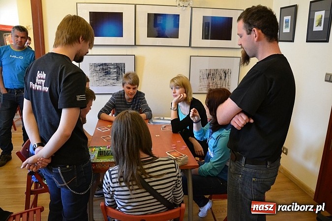 Zdjęcie w galerii na portalu naszraciborz.pl: Na zamku zagościli miłośnicy gier logicznych wiadomości z regionu