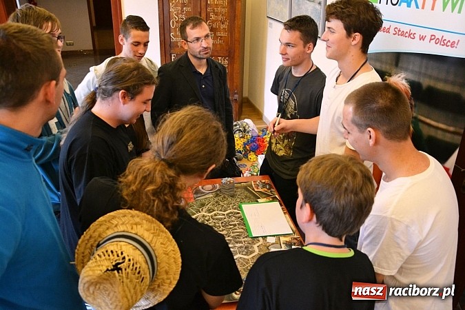 Zdjęcie w galerii na portalu naszraciborz.pl: Na zamku zagościli miłośnicy gier logicznych wiadomości z regionu