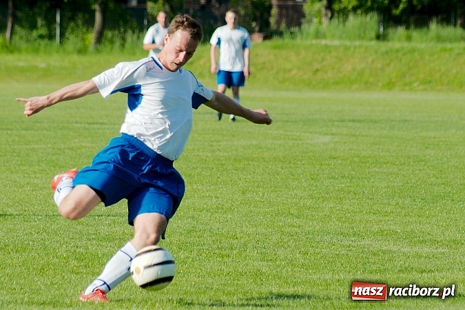 Zdjęcie w galerii na portalu naszraciborz.pl: Ogromny pech KS Rafako. Turza wbiła gola w 96.minucie! wiadomości z regionu