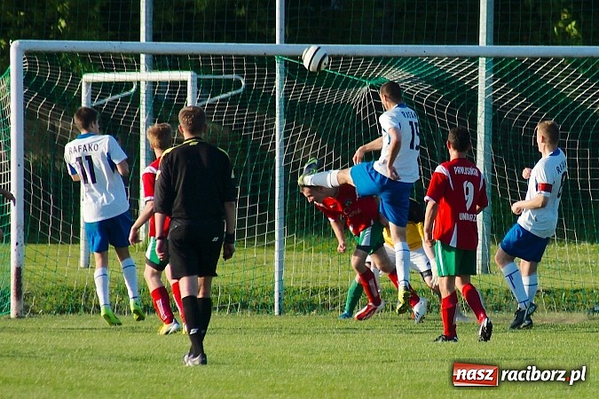 Zdjęcie w galerii na portalu naszraciborz.pl: Ogromny pech KS Rafako. Turza wbiła gola w 96.minucie! wiadomości z regionu