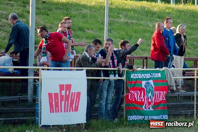 Zdjęcie w galerii na portalu naszraciborz.pl: Ogromny pech KS Rafako. Turza wbiła gola w 96.minucie! wiadomości z regionu