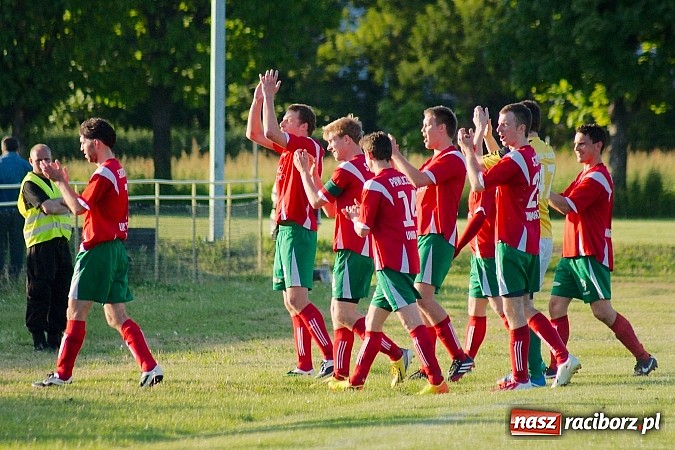 Zdjęcie w galerii na portalu naszraciborz.pl: Ogromny pech KS Rafako. Turza wbiła gola w 96.minucie! wiadomości z regionu