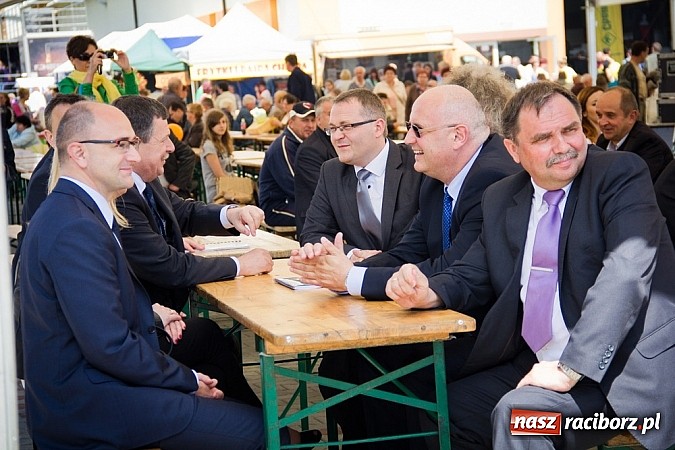 Zdjęcie w galerii na portalu naszraciborz.pl: Dopisała pogoda i publiczność. Pierwszy dzień Eko-targów za nami. W niedzielę Pectus! wiadomości z regionu