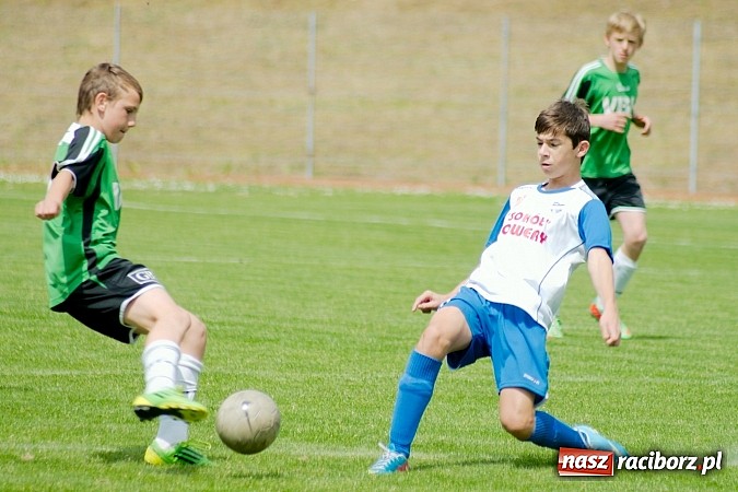 Zdjęcie w galerii na portalu naszraciborz.pl: ŚLT: Nerwowo przy Zamkowej. Pierwsze zwycięstwo trampkarzy Unii wiadomości z regionu