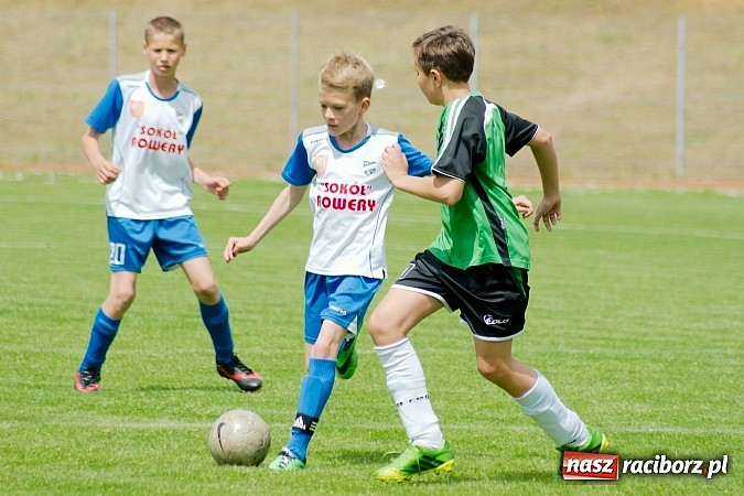 Zdjęcie w galerii na portalu naszraciborz.pl: ŚLT: Nerwowo przy Zamkowej. Pierwsze zwycięstwo trampkarzy Unii wiadomości z regionu