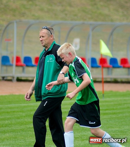 Zdjęcie w galerii na portalu naszraciborz.pl: ŚLT: Nerwowo przy Zamkowej. Pierwsze zwycięstwo trampkarzy Unii wiadomości z regionu