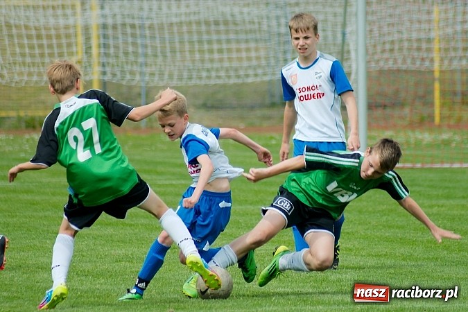 Zdjęcie w galerii na portalu naszraciborz.pl: ŚLT: Nerwowo przy Zamkowej. Pierwsze zwycięstwo trampkarzy Unii wiadomości z regionu