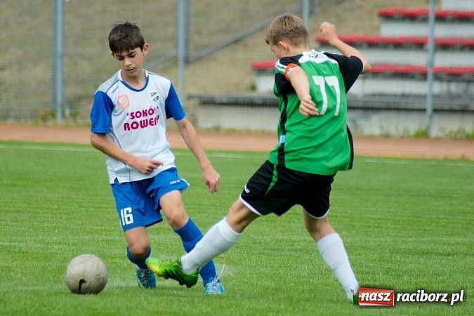 Zdjęcie w galerii na portalu naszraciborz.pl: ŚLT: Nerwowo przy Zamkowej. Pierwsze zwycięstwo trampkarzy Unii wiadomości z regionu