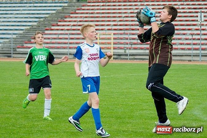 Zdjęcie w galerii na portalu naszraciborz.pl: ŚLT: Nerwowo przy Zamkowej. Pierwsze zwycięstwo trampkarzy Unii wiadomości z regionu