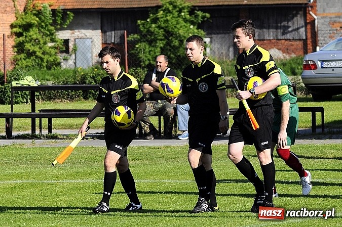 Zdjęcie w galerii na portalu naszraciborz.pl: Dzięwięć bramek i pogrom w Krzyżanowicach wiadomości z regionu