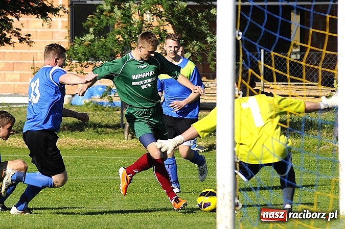 Zdjęcie w galerii na portalu naszraciborz.pl: Dzięwięć bramek i pogrom w Krzyżanowicach wiadomości z regionu