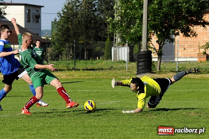 Zdjęcie w galerii na portalu naszraciborz.pl: Dzięwięć bramek i pogrom w Krzyżanowicach wiadomości z regionu