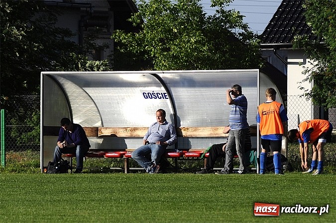 Zdjęcie w galerii na portalu naszraciborz.pl: Dzięwięć bramek i pogrom w Krzyżanowicach wiadomości z regionu