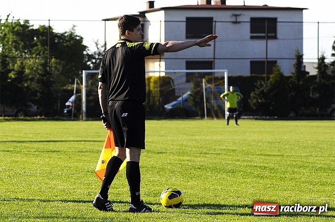 Zdjęcie w galerii na portalu naszraciborz.pl: Dzięwięć bramek i pogrom w Krzyżanowicach wiadomości z regionu
