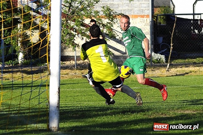Zdjęcie w galerii na portalu naszraciborz.pl: Dzięwięć bramek i pogrom w Krzyżanowicach wiadomości z regionu