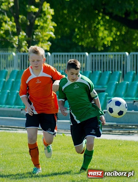 Zdjęcie w galerii na portalu naszraciborz.pl: Mendel goli w starciu Płoni z Raszczycami wiadomości z regionu