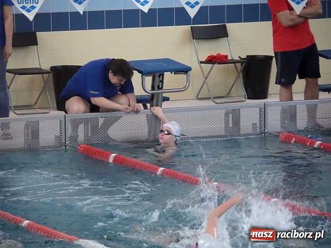 Zdjęcie w galerii na portalu naszraciborz.pl: Pływanie. Wiktoria na podium  wiadomości z regionu