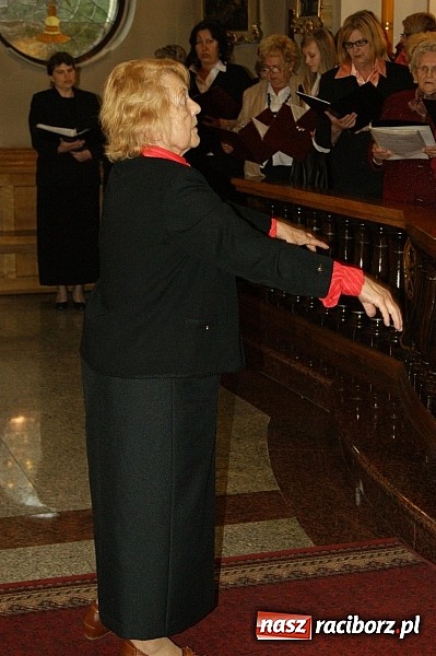 Zdjęcie w galerii na portalu naszraciborz.pl: U świętej Anny w Krzyżanowicach śpiewały chóry wiadomości z regionu