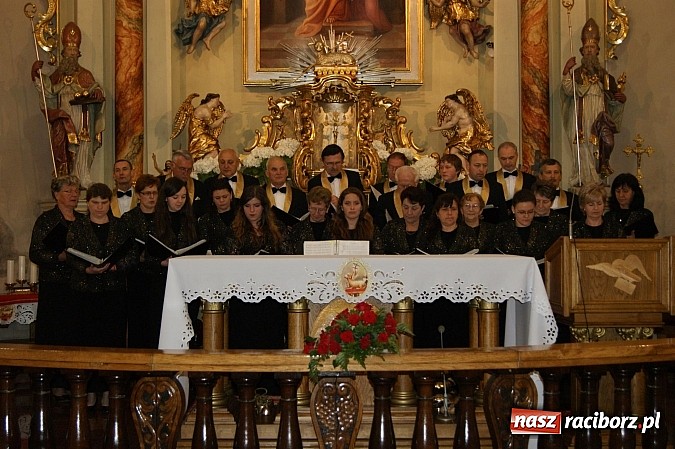 Zdjęcie w galerii na portalu naszraciborz.pl: U świętej Anny w Krzyżanowicach śpiewały chóry wiadomości z regionu
