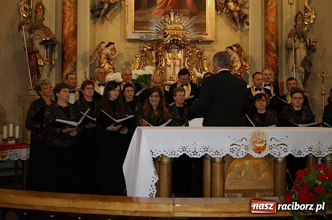 Zdjęcie w galerii na portalu naszraciborz.pl: U świętej Anny w Krzyżanowicach śpiewały chóry wiadomości z regionu