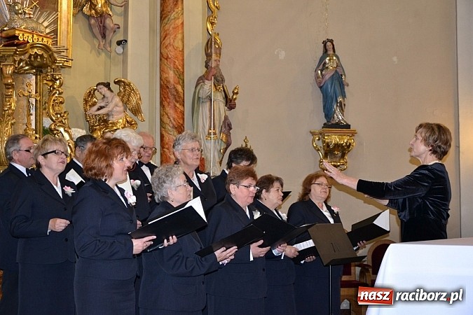 Zdjęcie w galerii na portalu naszraciborz.pl: U świętej Anny w Krzyżanowicach śpiewały chóry wiadomości z regionu