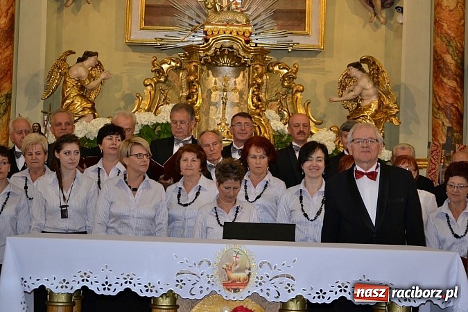 Zdjęcie w galerii na portalu naszraciborz.pl: U świętej Anny w Krzyżanowicach śpiewały chóry wiadomości z regionu