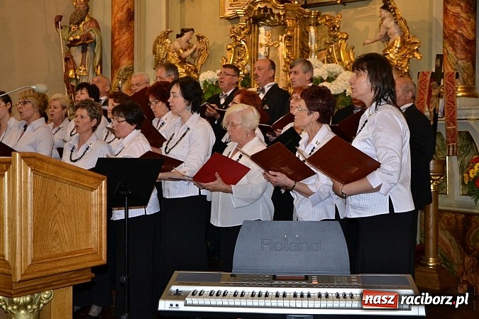 Zdjęcie w galerii na portalu naszraciborz.pl: U świętej Anny w Krzyżanowicach śpiewały chóry wiadomości z regionu
