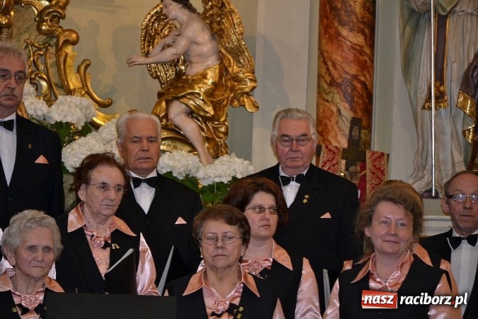 Zdjęcie w galerii na portalu naszraciborz.pl: U świętej Anny w Krzyżanowicach śpiewały chóry wiadomości z regionu