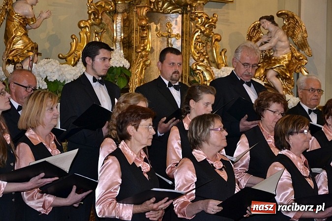 Zdjęcie w galerii na portalu naszraciborz.pl: U świętej Anny w Krzyżanowicach śpiewały chóry wiadomości z regionu