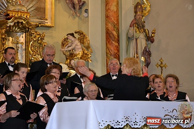 Zdjęcie w galerii na portalu naszraciborz.pl: U świętej Anny w Krzyżanowicach śpiewały chóry wiadomości z regionu