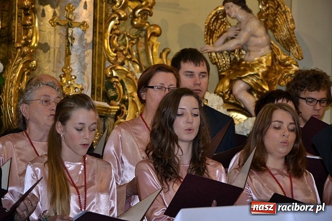 Zdjęcie w galerii na portalu naszraciborz.pl: U świętej Anny w Krzyżanowicach śpiewały chóry wiadomości z regionu