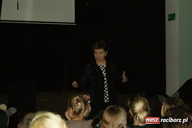 Zdjęcie w galerii na portalu naszraciborz.pl: Koty Eliota na podsumowanie warsztatów wiadomości z regionu