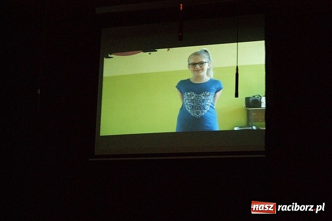 Zdjęcie w galerii na portalu naszraciborz.pl: Koty Eliota na podsumowanie warsztatów wiadomości z regionu