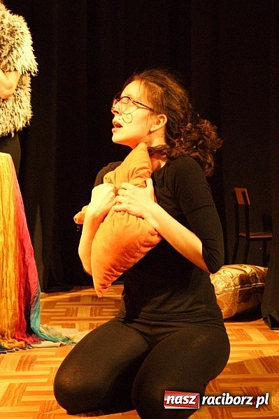 Zdjęcie w galerii na portalu naszraciborz.pl: Koty Eliota na podsumowanie warsztatów wiadomości z regionu