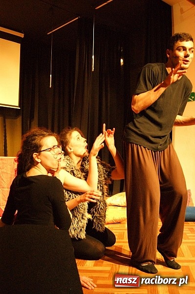 Zdjęcie w galerii na portalu naszraciborz.pl: Koty Eliota na podsumowanie warsztatów wiadomości z regionu