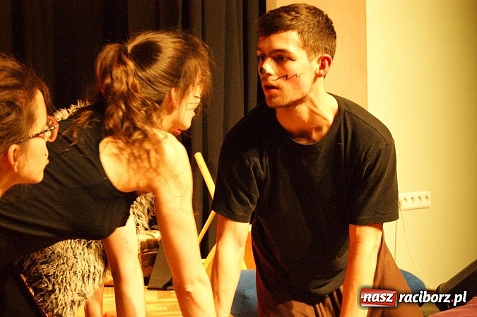 Zdjęcie w galerii na portalu naszraciborz.pl: Koty Eliota na podsumowanie warsztatów wiadomości z regionu