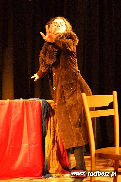 Zdjęcie w galerii na portalu naszraciborz.pl: Koty Eliota na podsumowanie warsztatów wiadomości z regionu