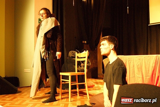 Zdjęcie w galerii na portalu naszraciborz.pl: Koty Eliota na podsumowanie warsztatów wiadomości z regionu