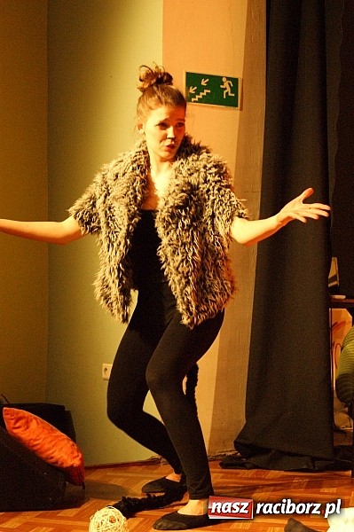 Zdjęcie w galerii na portalu naszraciborz.pl: Koty Eliota na podsumowanie warsztatów wiadomości z regionu