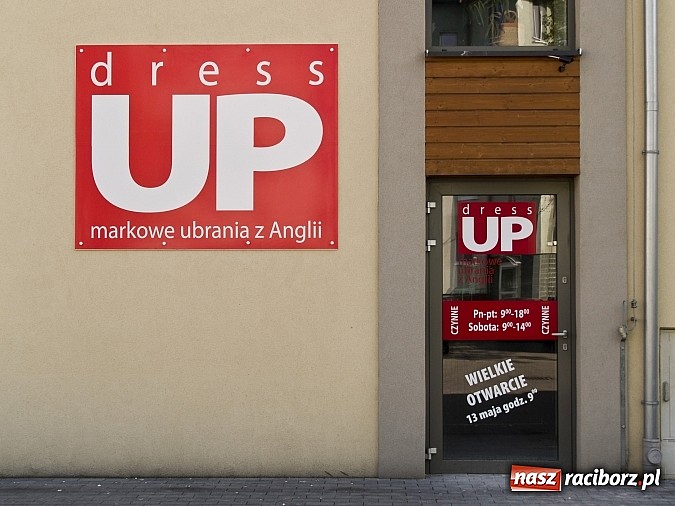 Zdjęcie w galerii na portalu naszraciborz.pl: Rodzeństwo z Raciborza ubiera raciborzan wiadomości z regionu