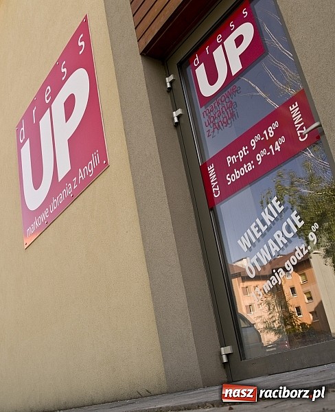 Zdjęcie w galerii na portalu naszraciborz.pl: Rodzeństwo z Raciborza ubiera raciborzan wiadomości z regionu