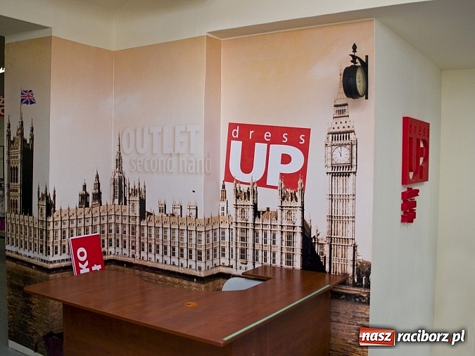 Zdjęcie w galerii na portalu naszraciborz.pl: Rodzeństwo z Raciborza ubiera raciborzan wiadomości z regionu