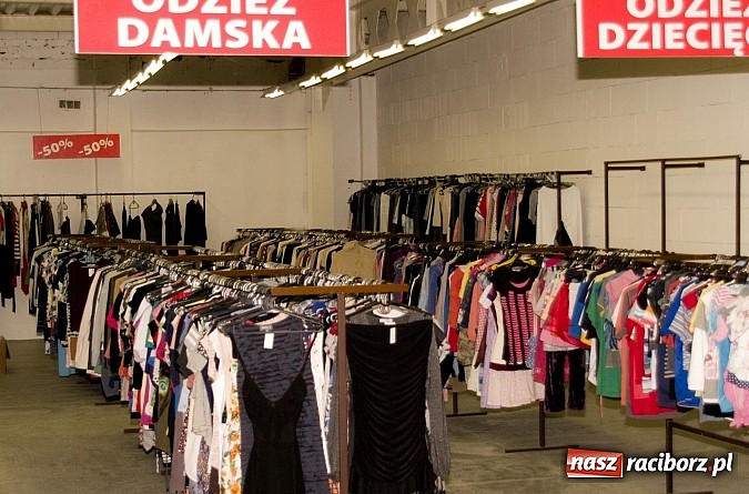 Zdjęcie w galerii na portalu naszraciborz.pl: Rodzeństwo z Raciborza ubiera raciborzan wiadomości z regionu