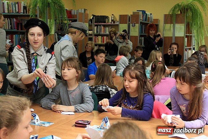 Zdjęcie w galerii na portalu naszraciborz.pl: Tydzień Bibliotek w PWSZ: Opowieść dziadka - śladami niedźwiedzia Wojtka wiadomości z regionu